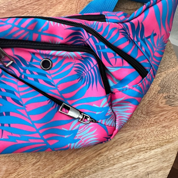 Born Primitive Tropical Crew Fanny Pack NWOT - Picture 5 of 9